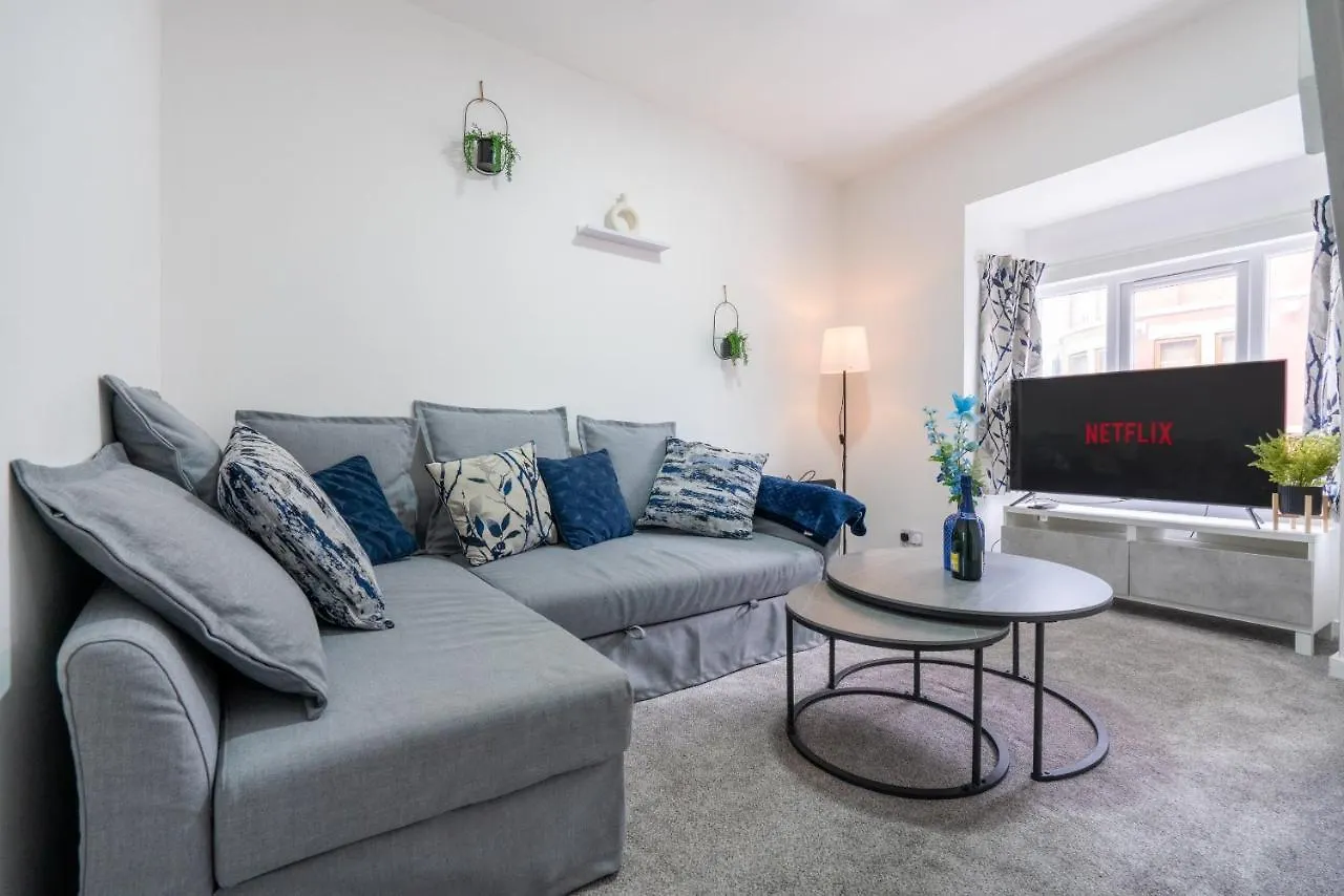 Deluxe Apartment In Sheffield City Centre - Sleeps 6