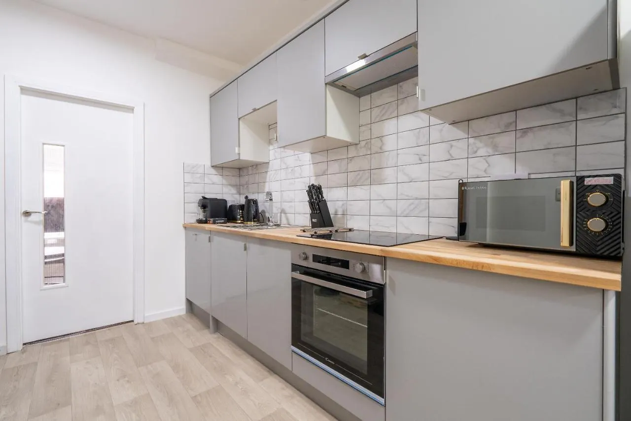 Deluxe Apartment In Sheffield City Centre - Sleeps 6
