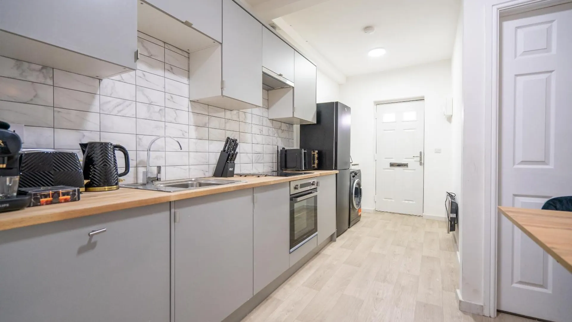 Deluxe Apartment In Sheffield City Centre - Sleeps 6